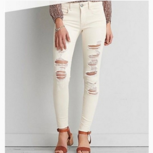 American Eagle Outfitters Denim - American Eagle | Cream Distressed Skinny Jegging
